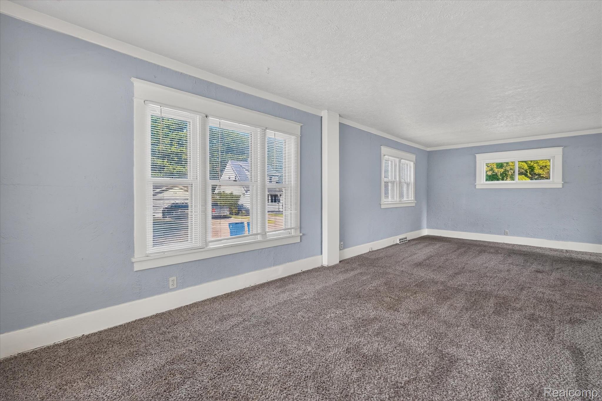 203 South Center Road Grand Blanc, MI 48439 - Photo 9 of 40 09-230-S-Center-Rd-Grand-Blanc-WindowStill.jpg