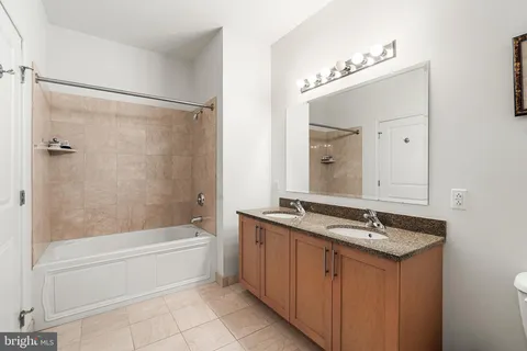$380,000 | 901 North Penn Street, Unit F1609, Philadelphia, PA 19123