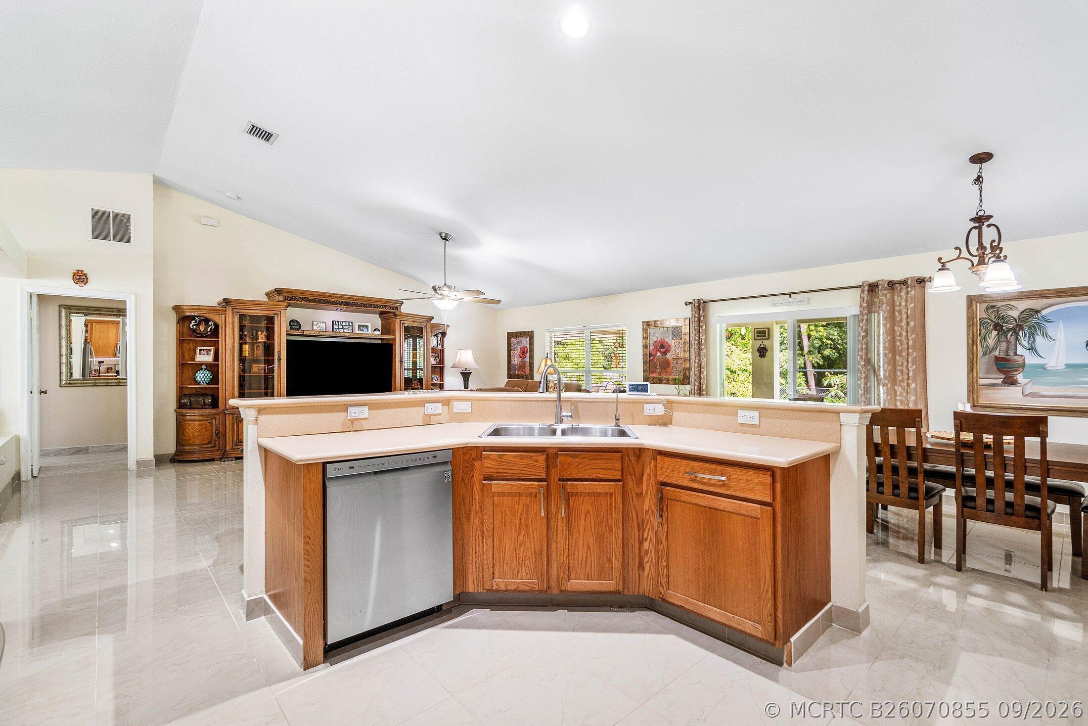 1629 Southwest Fortune Road Port St. Lucie, FL 34953 - Photo 14 of 33 Kitchen
