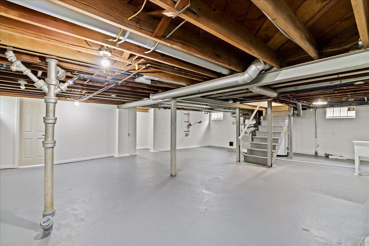 505 Fallis Road Columbus, OH 43214 - Photo 26 of 33 26-Finished Lower Level