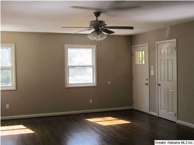 944 Reedwood Lane Birmingham, AL 35235 - Photo 4 of 15
