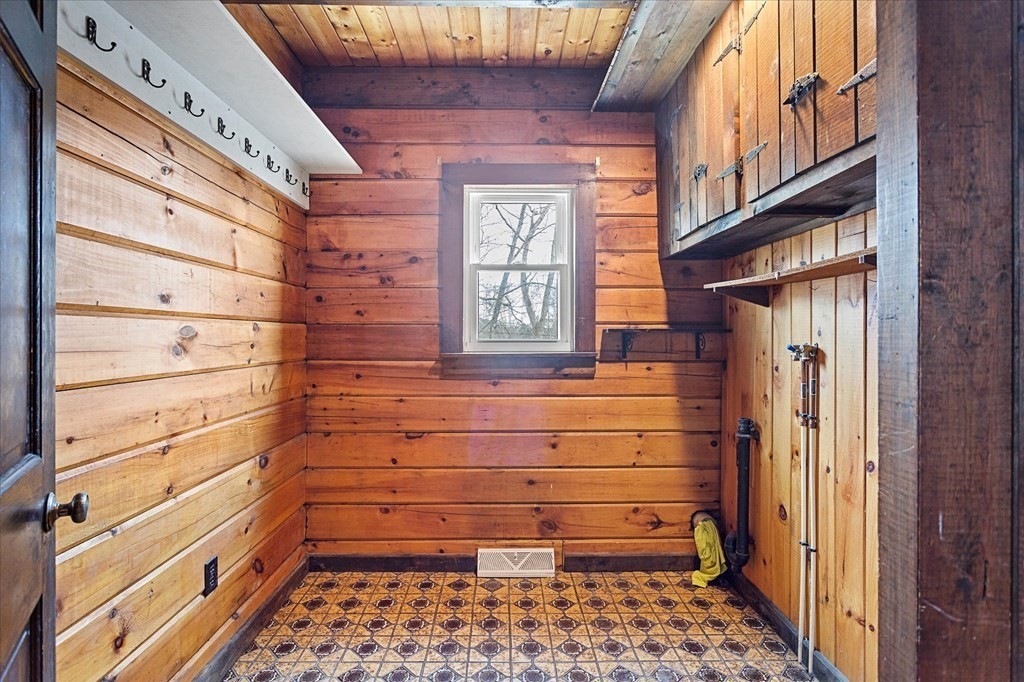 68 Flaxfield Road Dudley, MA 01571 - Photo 17 of 28