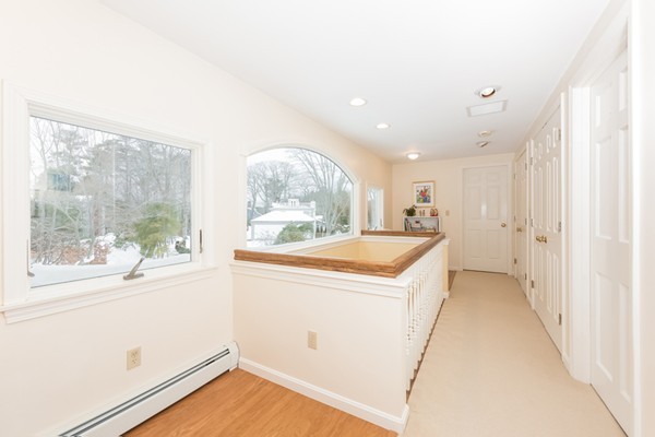19 Woodholm Road Manchester, MA 01944 - Photo 12 of 26 Gallery Image 12
