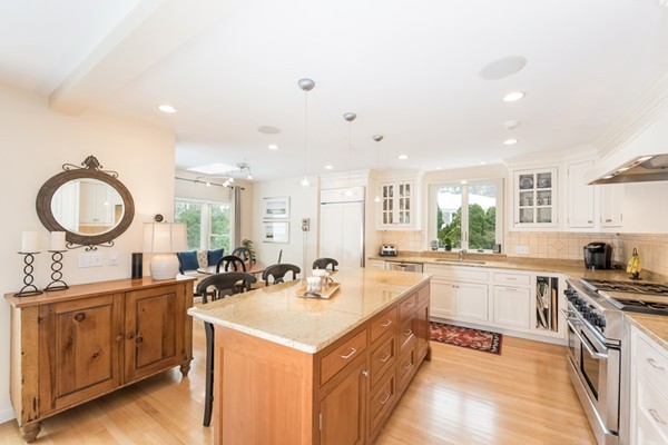 19 Woodholm Road Manchester, MA 01944 - Photo 4 of 26 Gallery Image 4