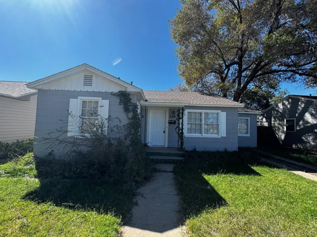 $950 | 3719 25th Street, Lubbock, TX 79410