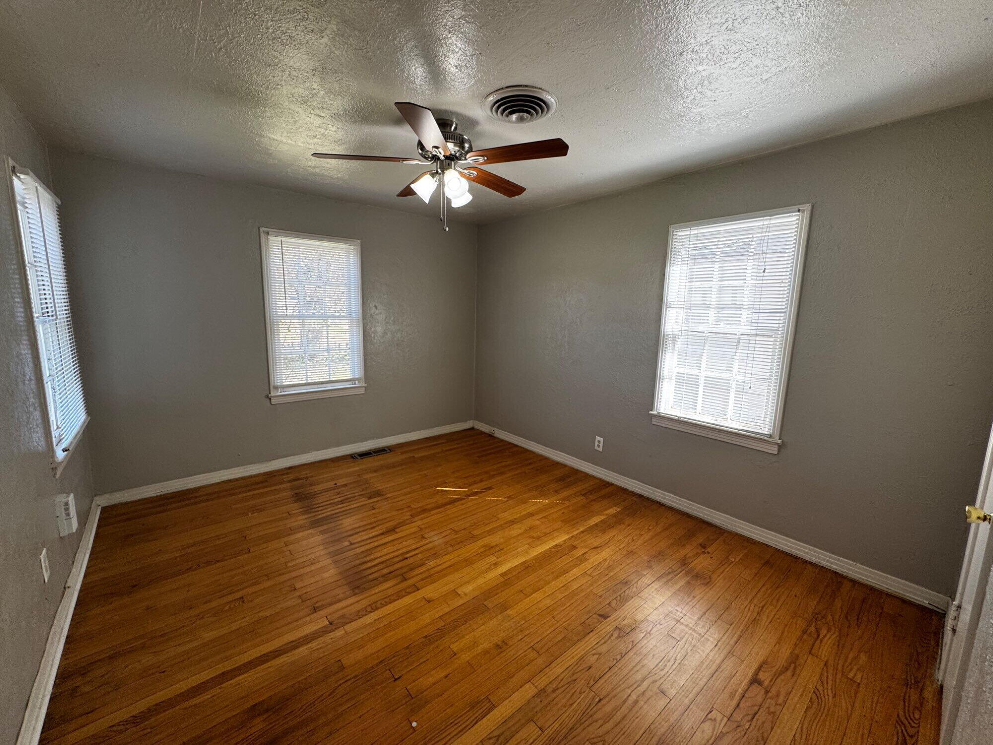 3719 25th Street Lubbock, TX 79410 - Photo 8 of 11 IMG_7892