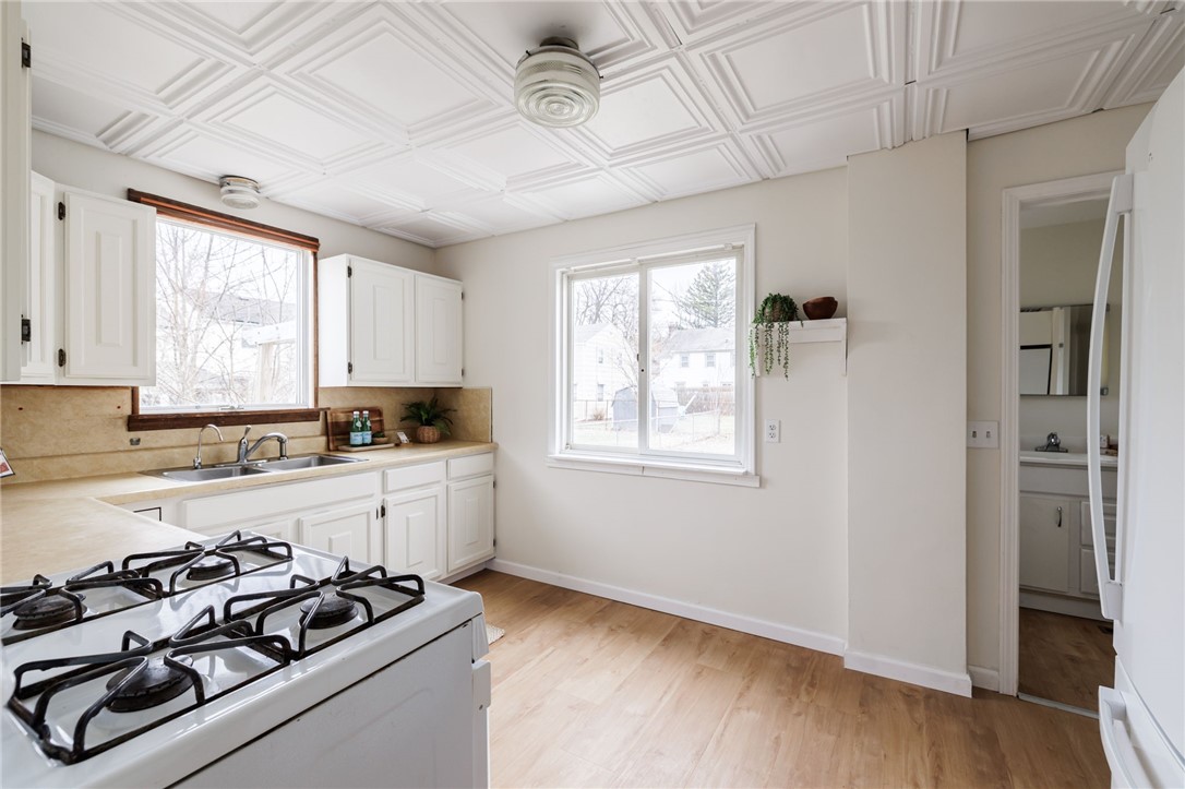 190 Lattimore Road Rochester, NY 14620 - Photo 14 of 32