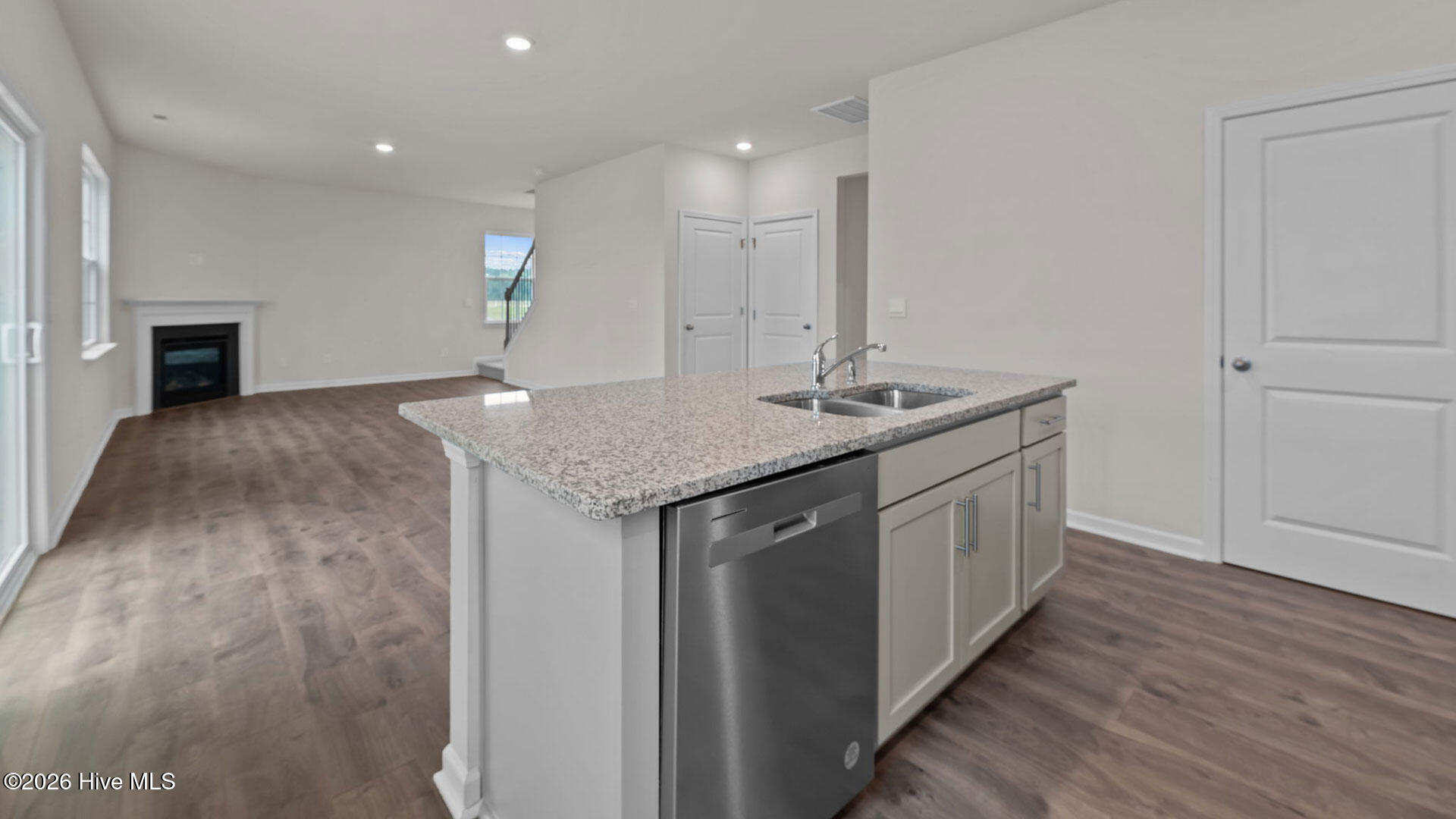 1011 Minnette Circle New Bern, NC 28562 - Photo 5 of 31 138-web-or-mls-DSC_6483