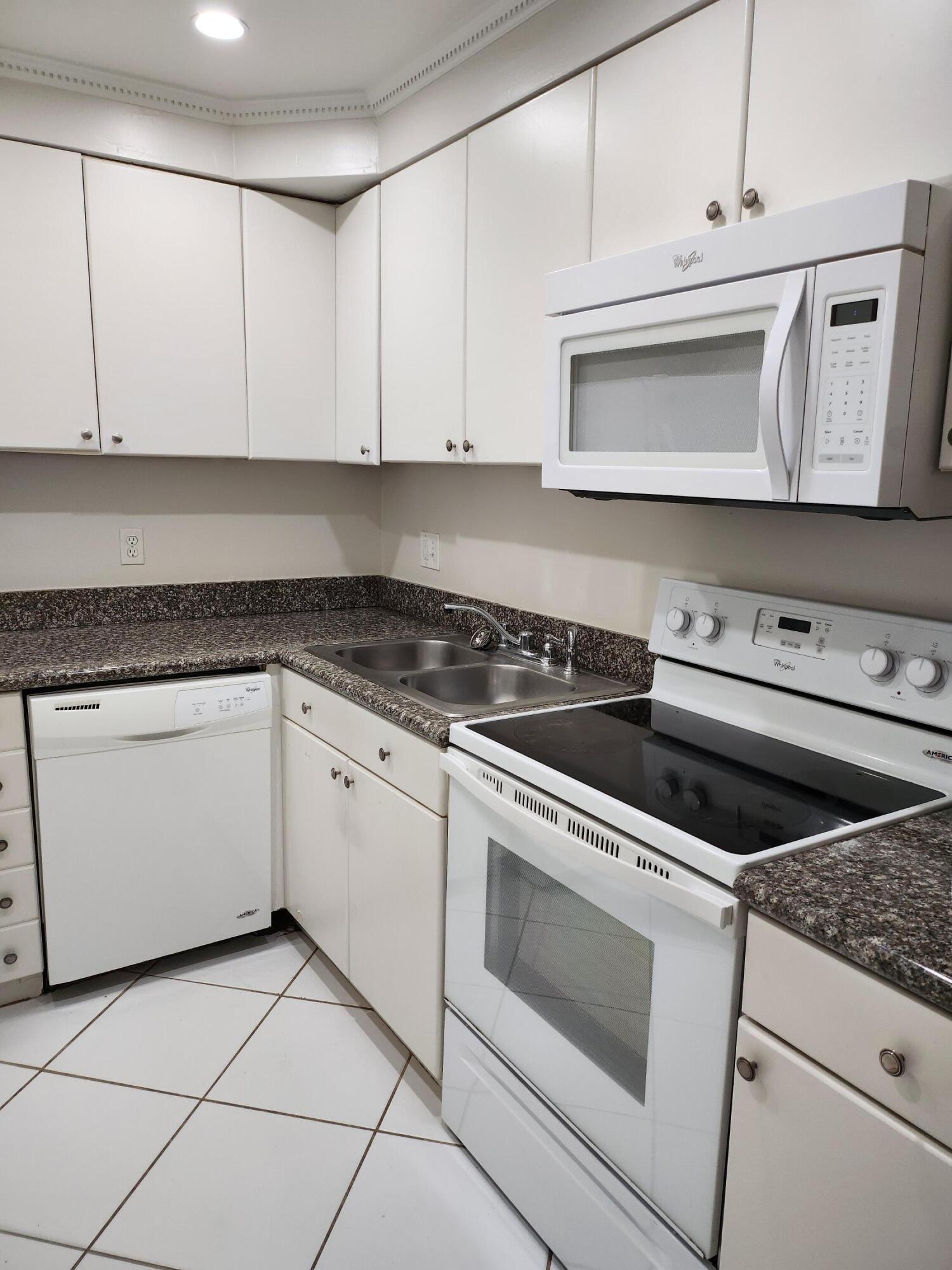 450 Northwest 20th Street, Unit 3040 Boca Raton, FL 33431 - Photo 12 of 34 Kitchen 1