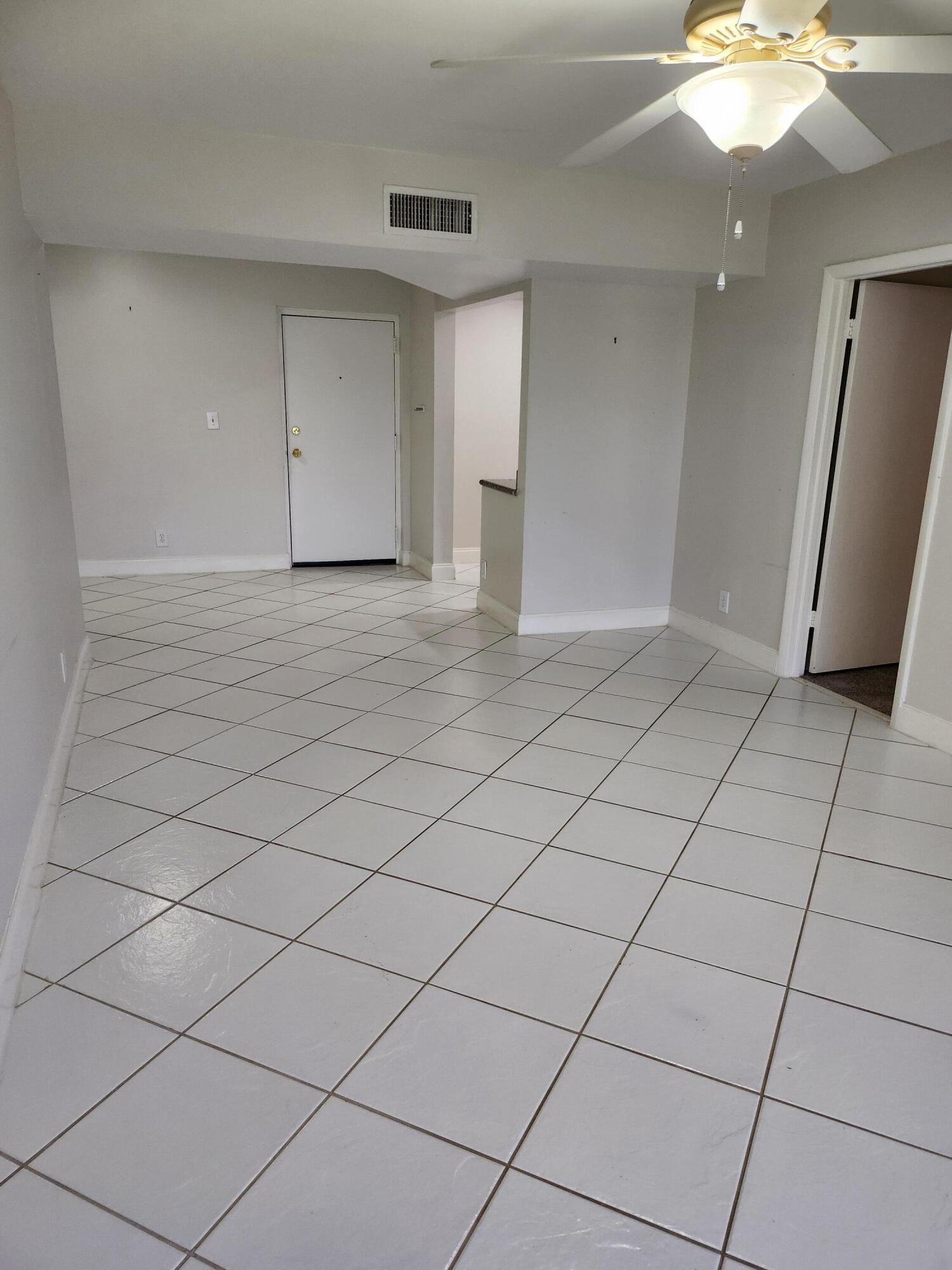 450 Northwest 20th Street, Unit 3040 Boca Raton, FL 33431 - Photo 15 of 34 Interior View of Living Area