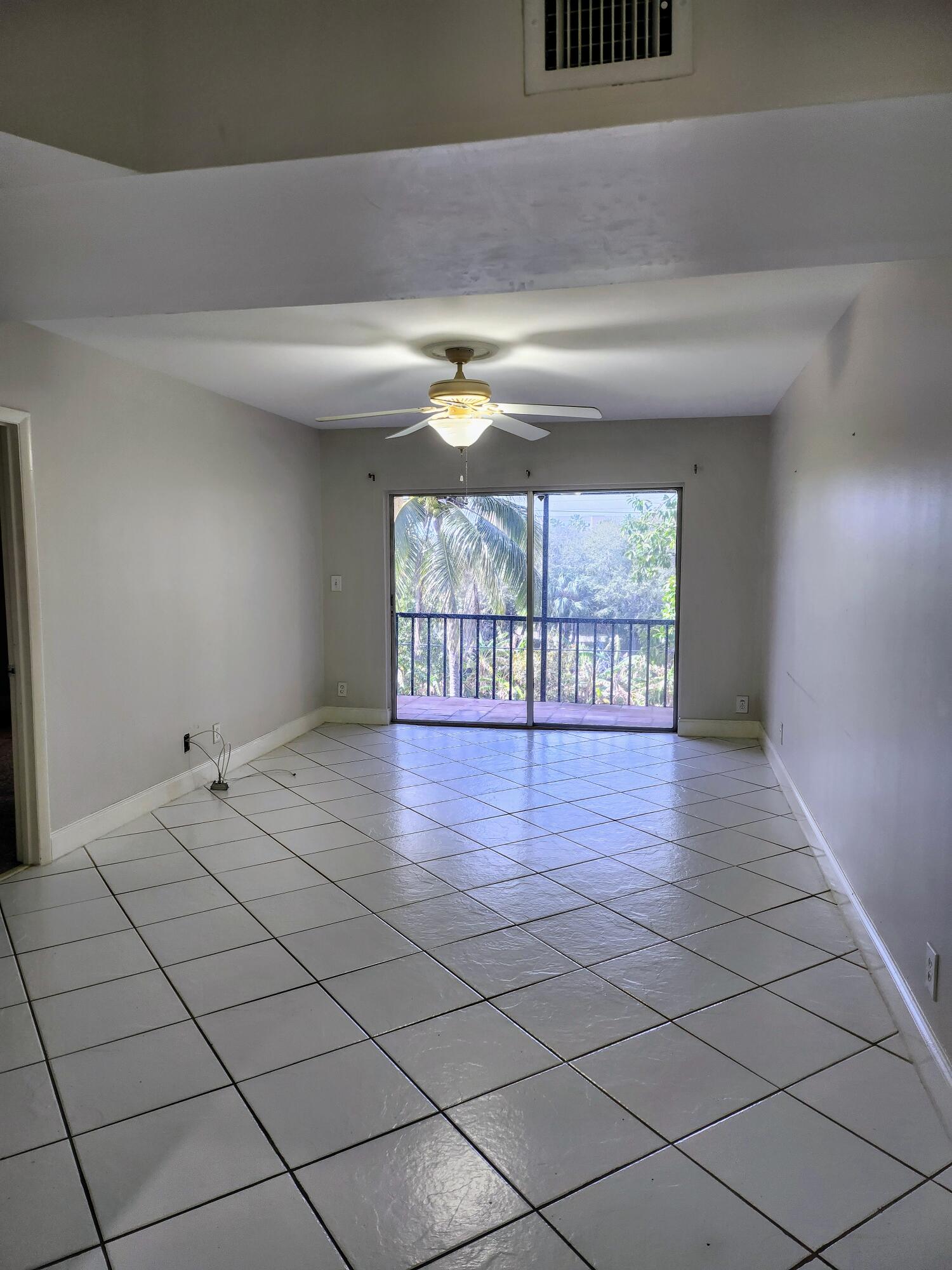 450 Northwest 20th Street, Unit 3040 Boca Raton, FL 33431 - Photo 25 of 34 Living Area