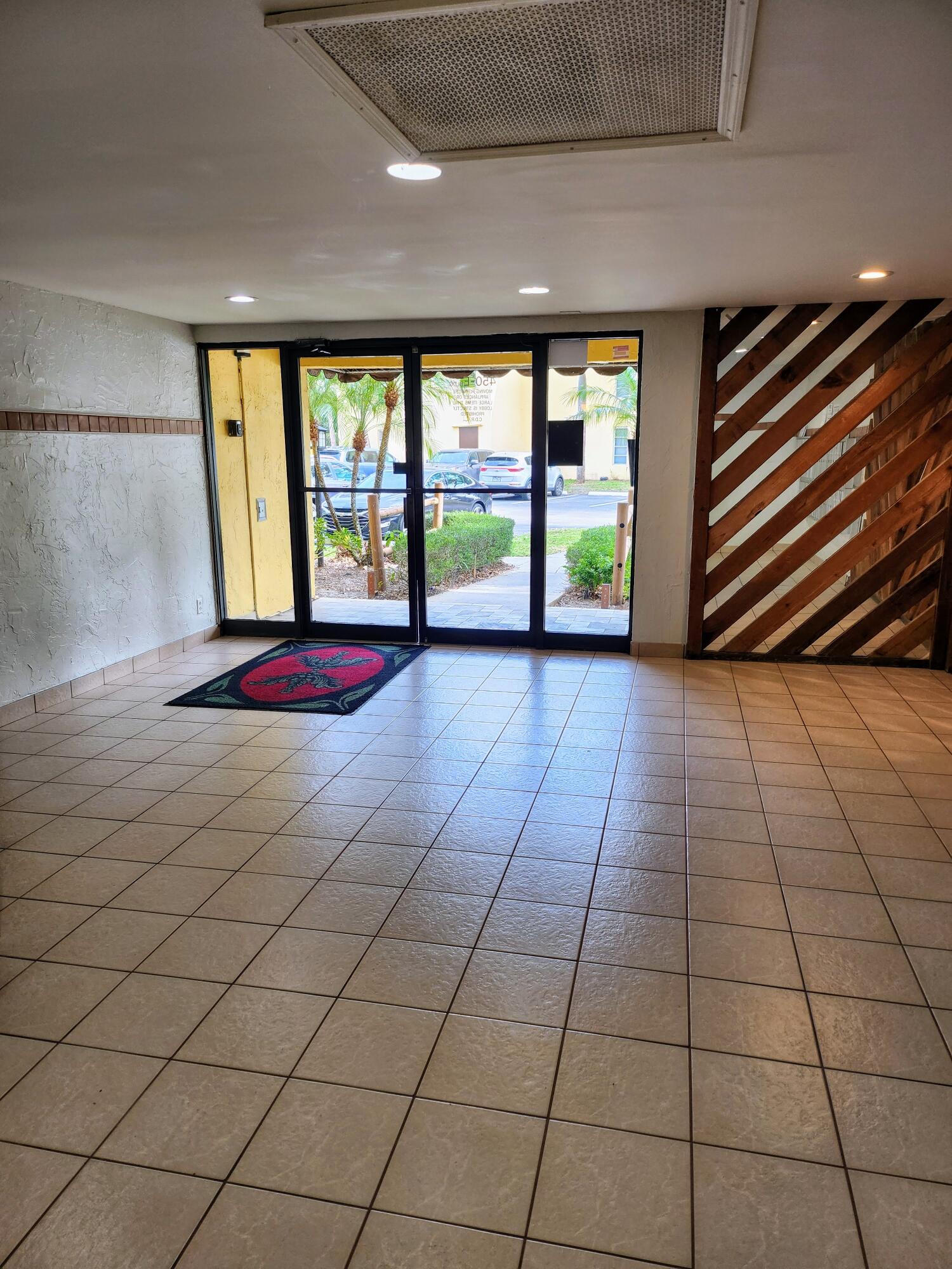 450 Northwest 20th Street, Unit 3040 Boca Raton, FL 33431 - Photo 4 of 34 Entrance Lobby Area