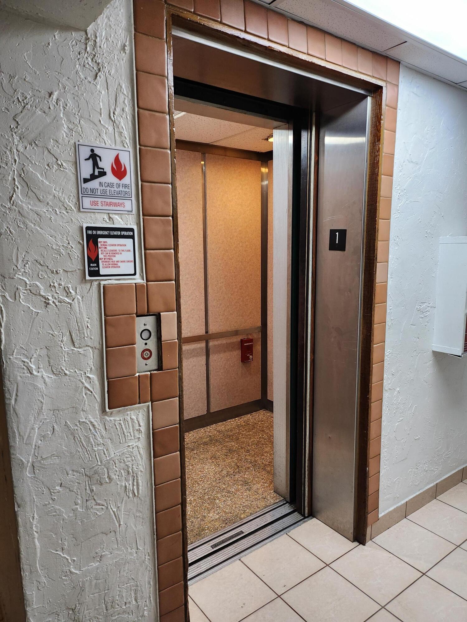450 Northwest 20th Street, Unit 3040 Boca Raton, FL 33431 - Photo 7 of 34 Elevator Entrance to Floor #3