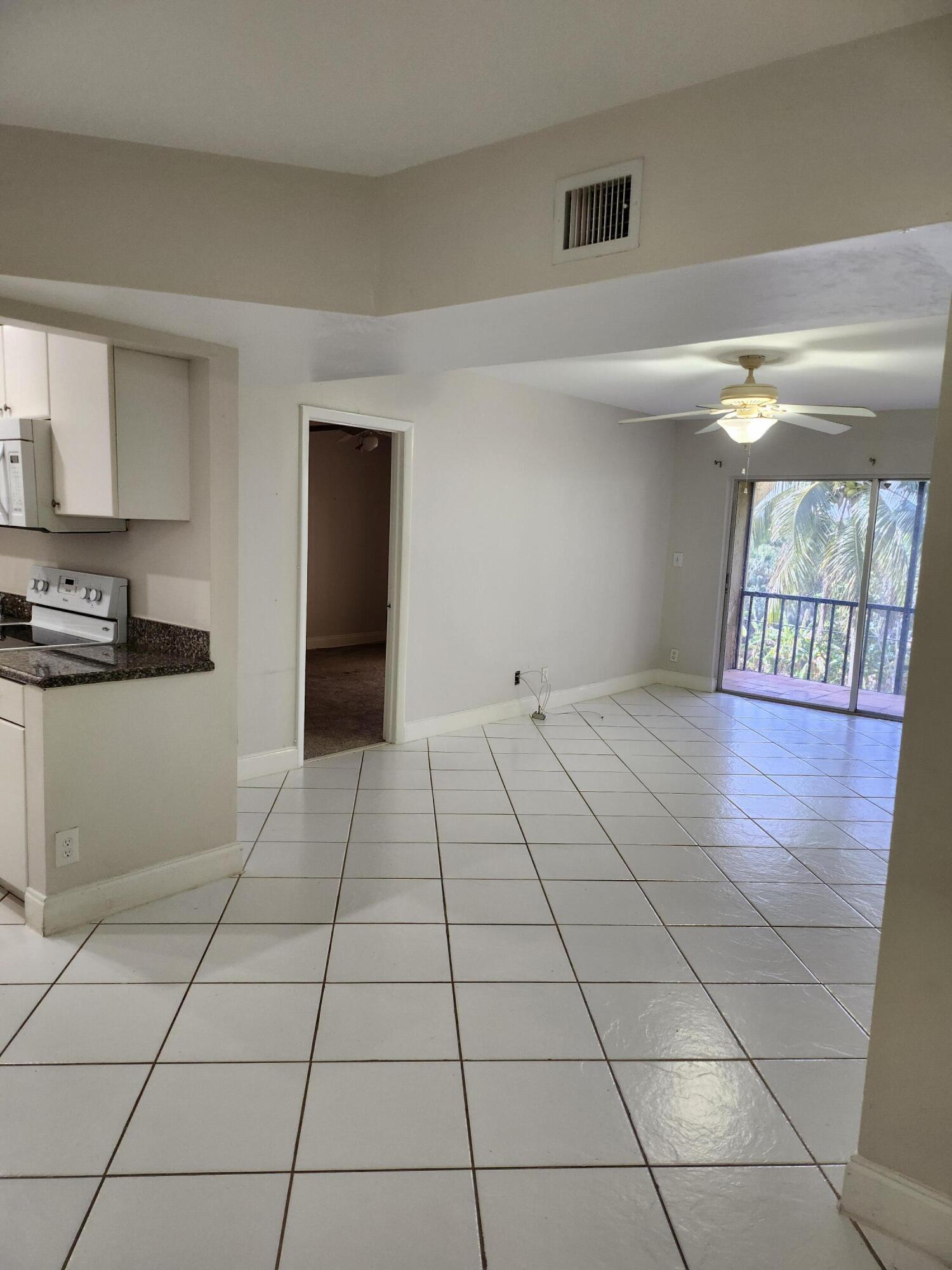 450 Northwest 20th Street, Unit 3040 Boca Raton, FL 33431 - Photo 10 of 34 Interior View 1