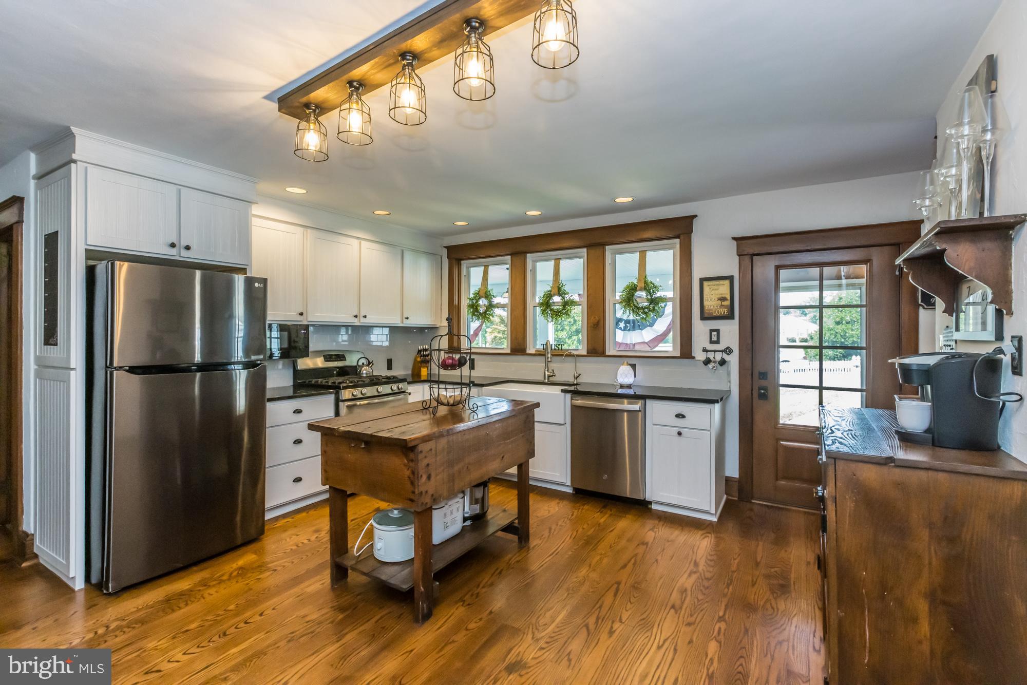 2665 West Chester Road Downingtown, PA 19335 - Photo 28 of 61 Kitchen - door to Sunroom