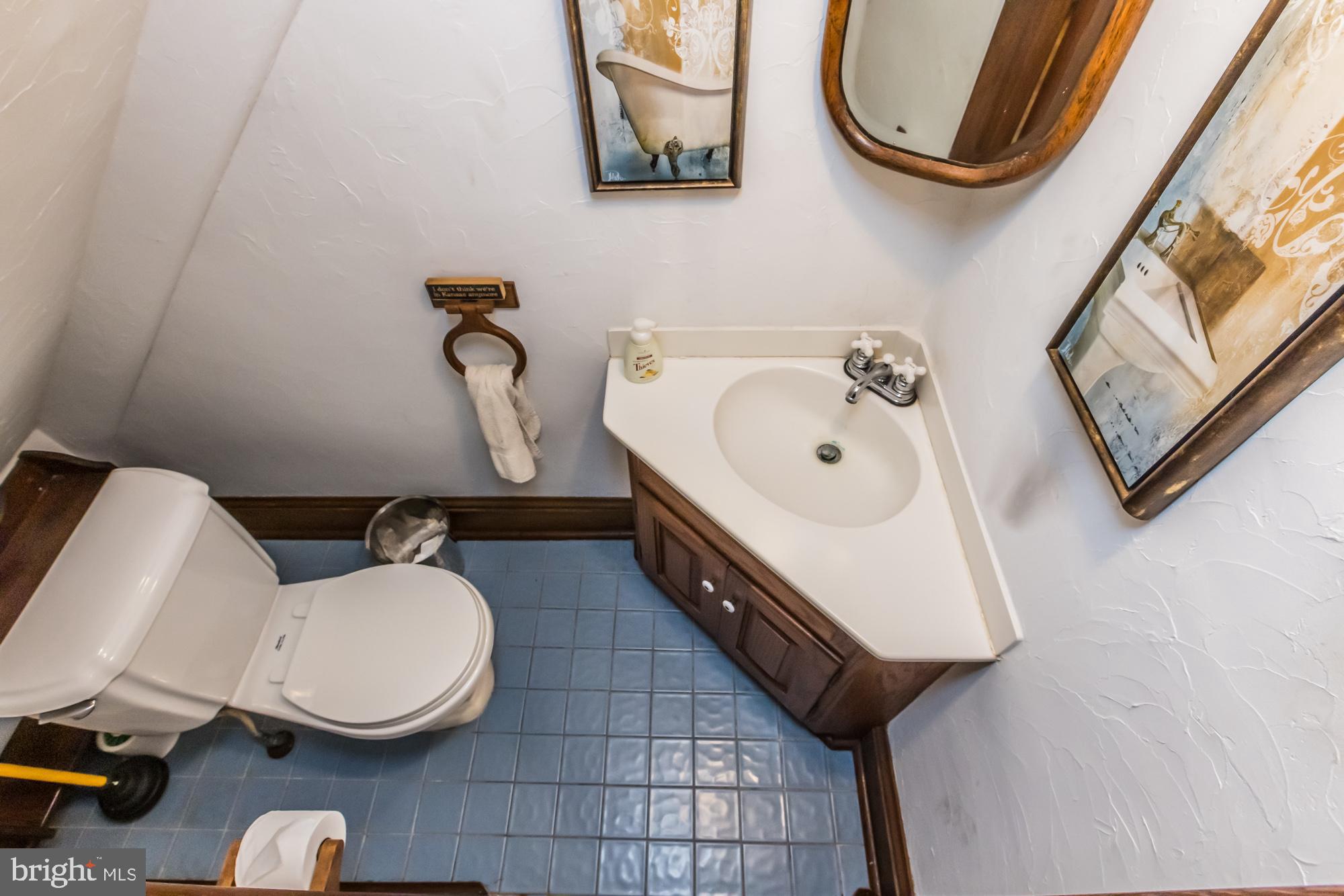 2665 West Chester Road Downingtown, PA 19335 - Photo 32 of 61 Powder Room