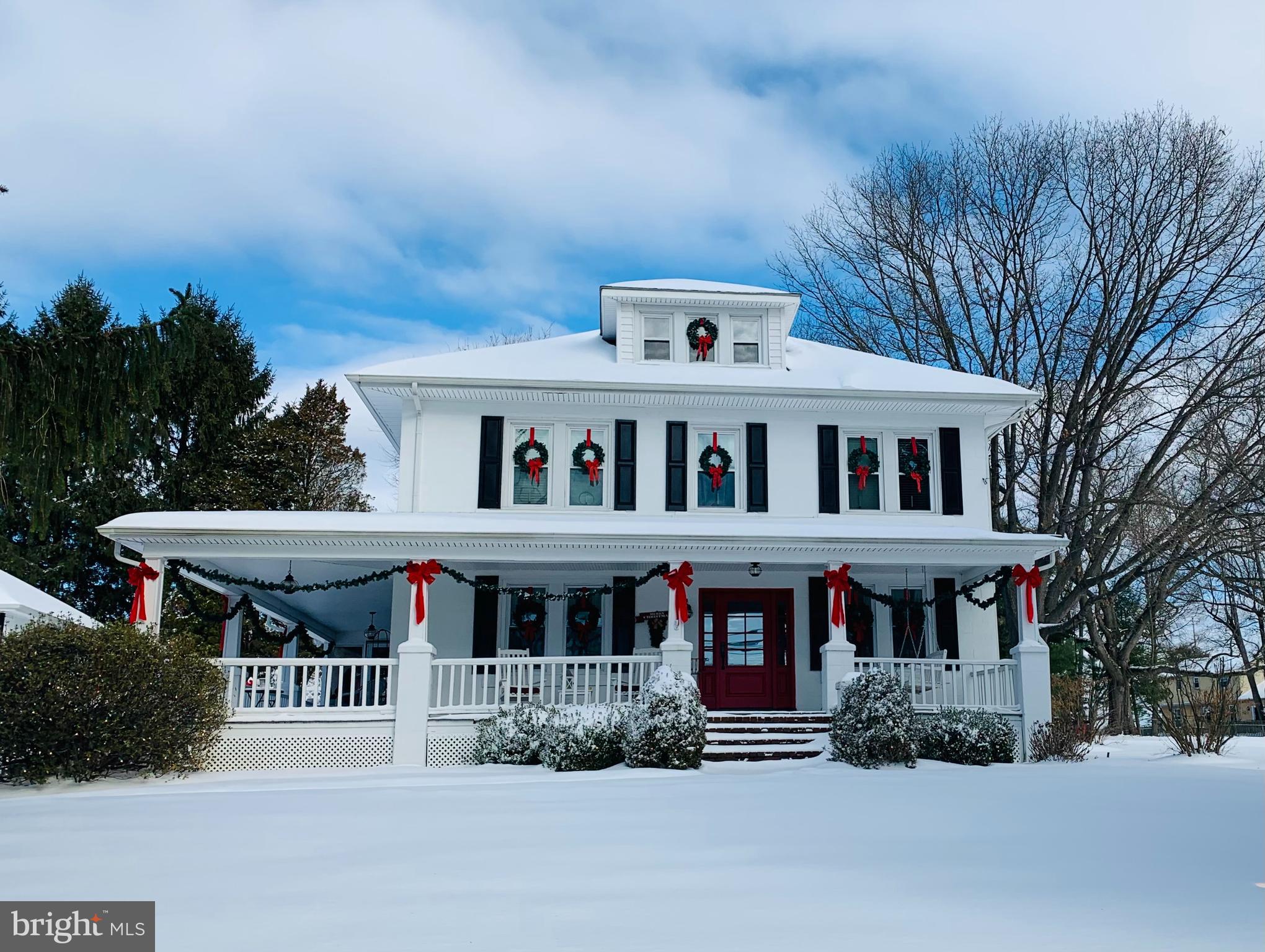 2665 West Chester Road Downingtown, PA 19335 - Photo 61 of 61 Holiday - Front of Home!