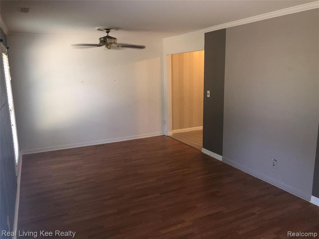 507 East University Drive, Unit 402 Rochester, MI 48307 - Photo 7 of 17
