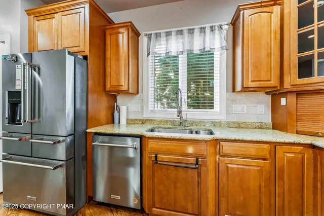 $989,000 | 6126 Palomino Drive, Allentown, PA 18106