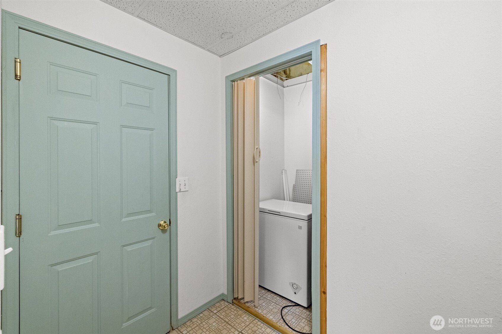 233 Lupine Drive Sequim, WA 98382 - Photo 30 of 40 a view of a bathroom with a glass door
