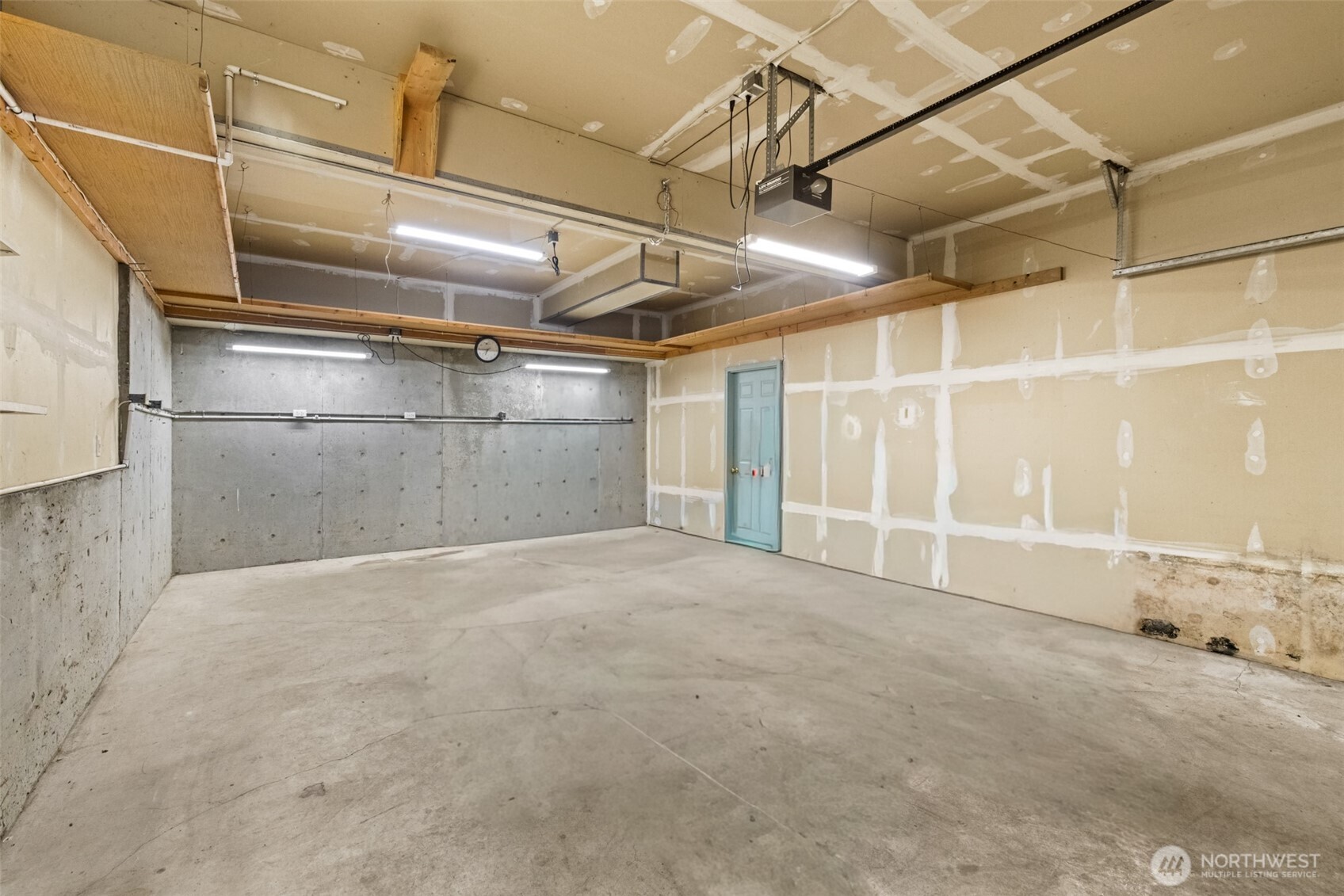 233 Lupine Drive Sequim, WA 98382 - Photo 36 of 40 a view of an empty room