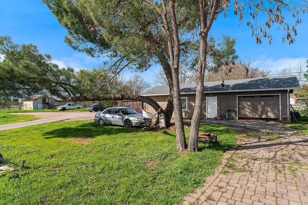 Irwin Lane Santa Rosa, CA 95401 - Photo 13 of 35 a front view of a house with garden