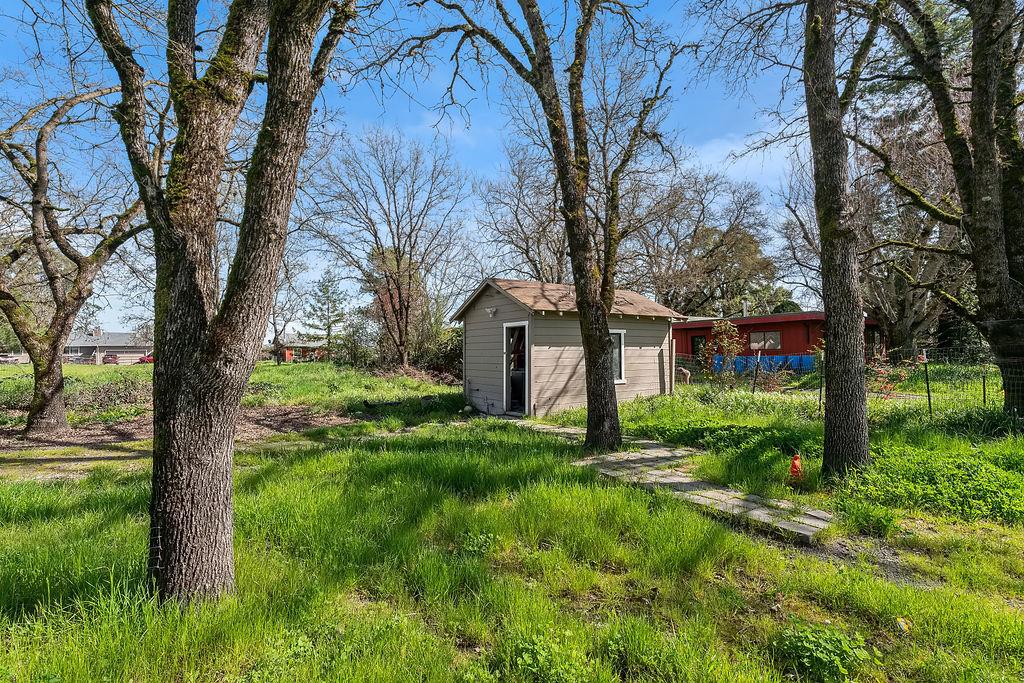 Irwin Lane Santa Rosa, CA 95401 - Photo 5 of 35 a view of backyard of house with green space