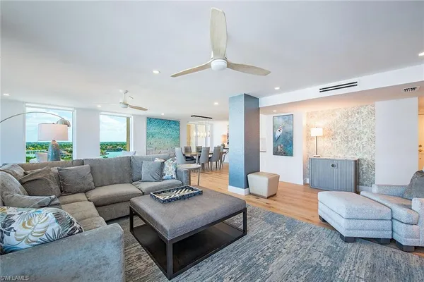 $1,595,000 | 4001 Gulf Shore Boulevard North, Unit 1100, Naples, FL 34103