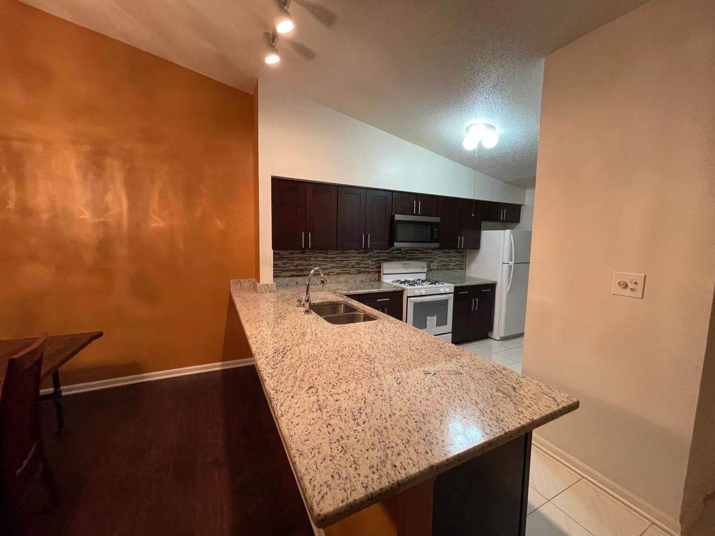 1751 Ranchview Drive Naperville, IL 60565 - Photo 3 of 12