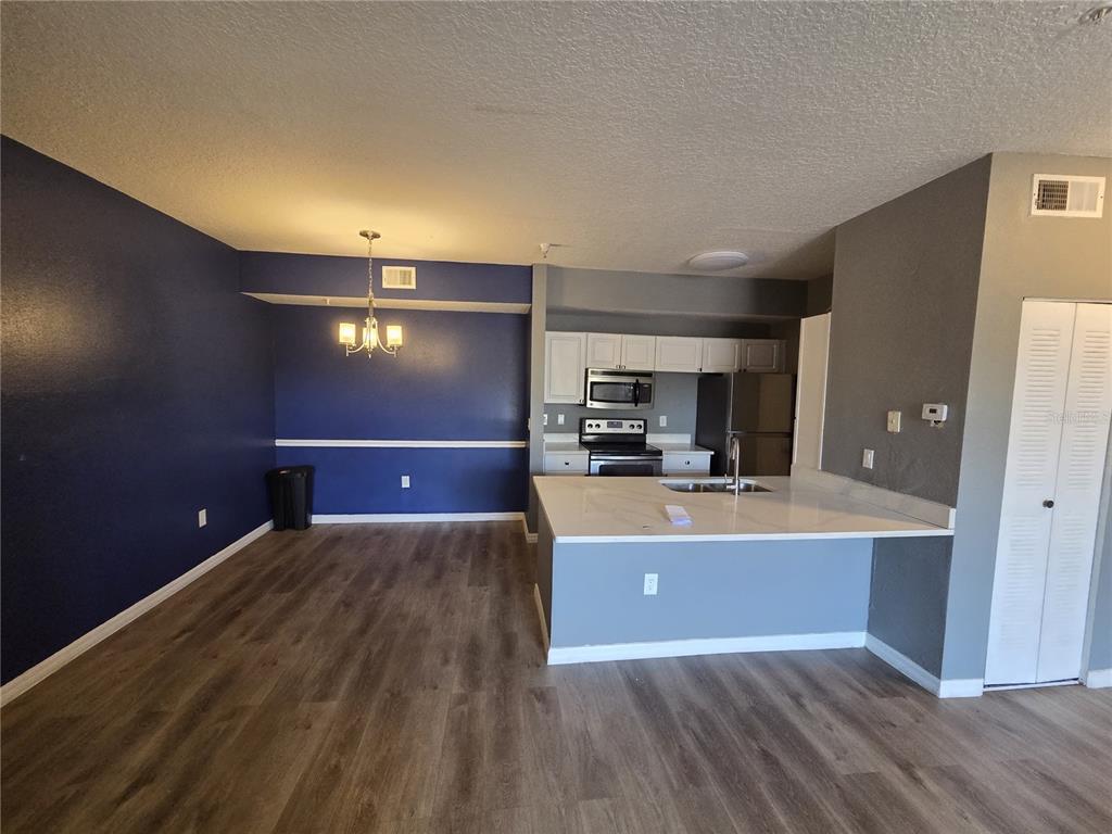 5572 Metrowest Boulevard, Unit 20 Orlando, FL 32811 - Photo 7 of 17