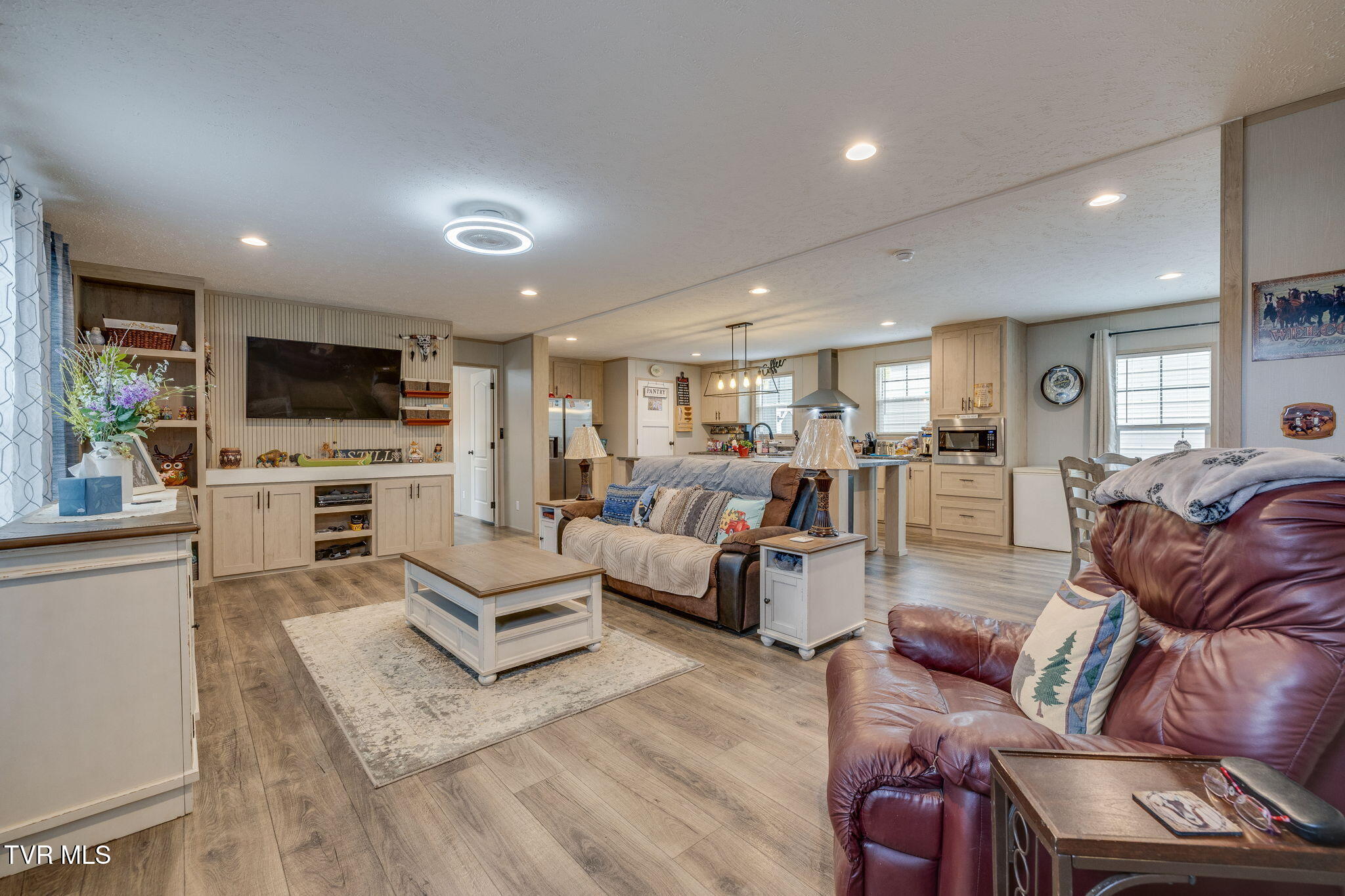 2475 South Wesley Chapel Road Greeneville, TN 37745 - Photo 29 of 38 006