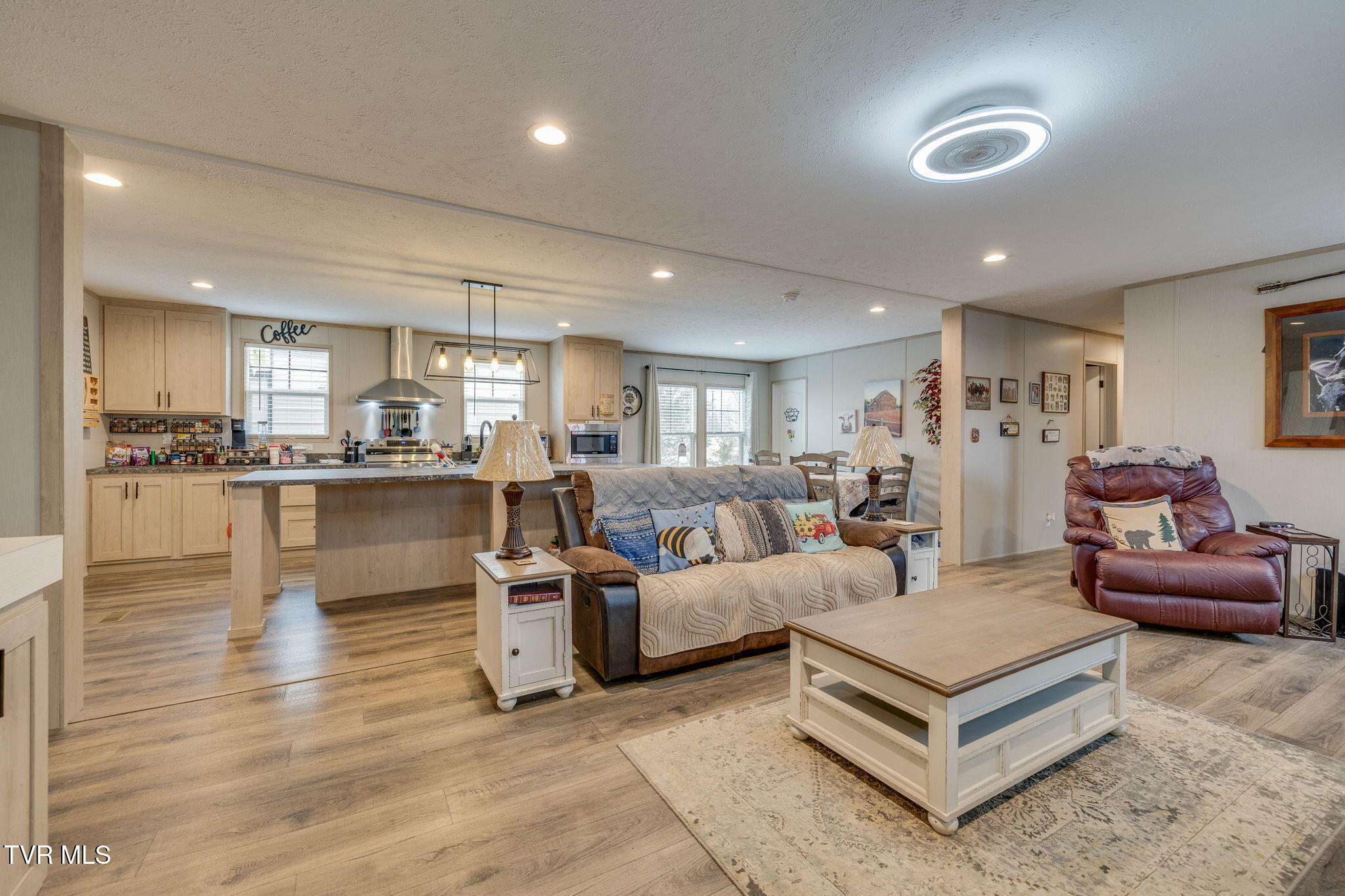 2475 South Wesley Chapel Road Greeneville, TN 37745 - Photo 7 of 39 009