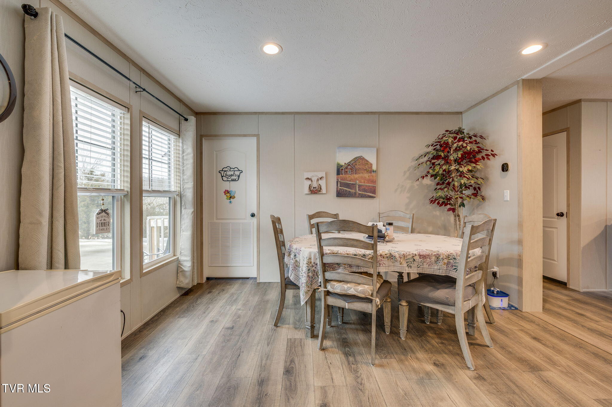 2475 South Wesley Chapel Road Greeneville, TN 37745 - Photo 10 of 38 011