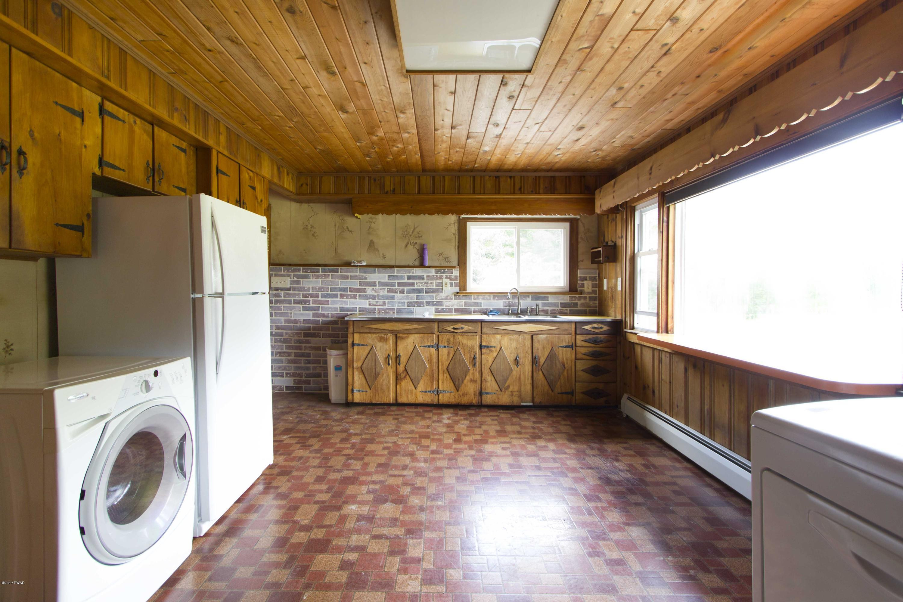 423 Boneridge Road Hawley, PA 18428 - Photo 8 of 26