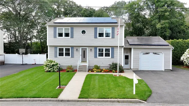 $619,900 | 9 Patricia Drive, North Providence, RI 02904