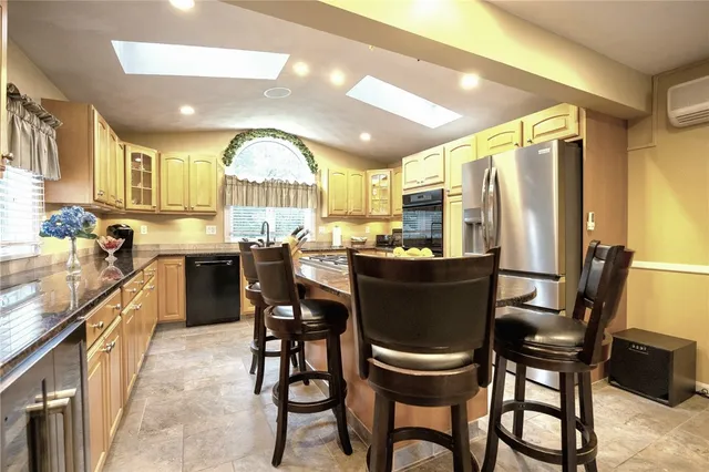 $619,900 | 9 Patricia Drive, North Providence, RI 02904