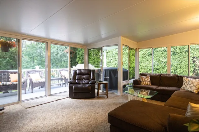 $619,900 | 9 Patricia Drive, North Providence, RI 02904