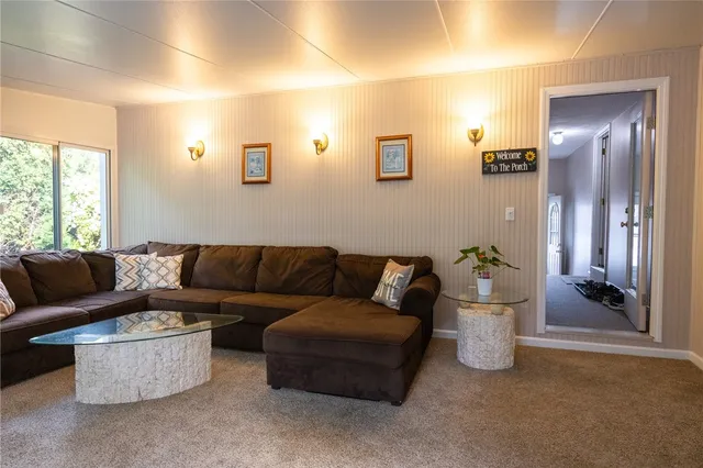 $619,900 | 9 Patricia Drive, North Providence, RI 02904