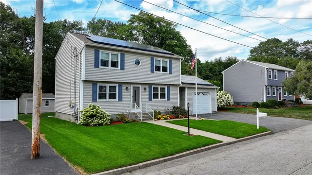 $619,900 | 9 Patricia Drive, North Providence, RI 02904