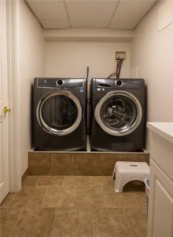 $619,900 | 9 Patricia Drive, North Providence, RI 02904