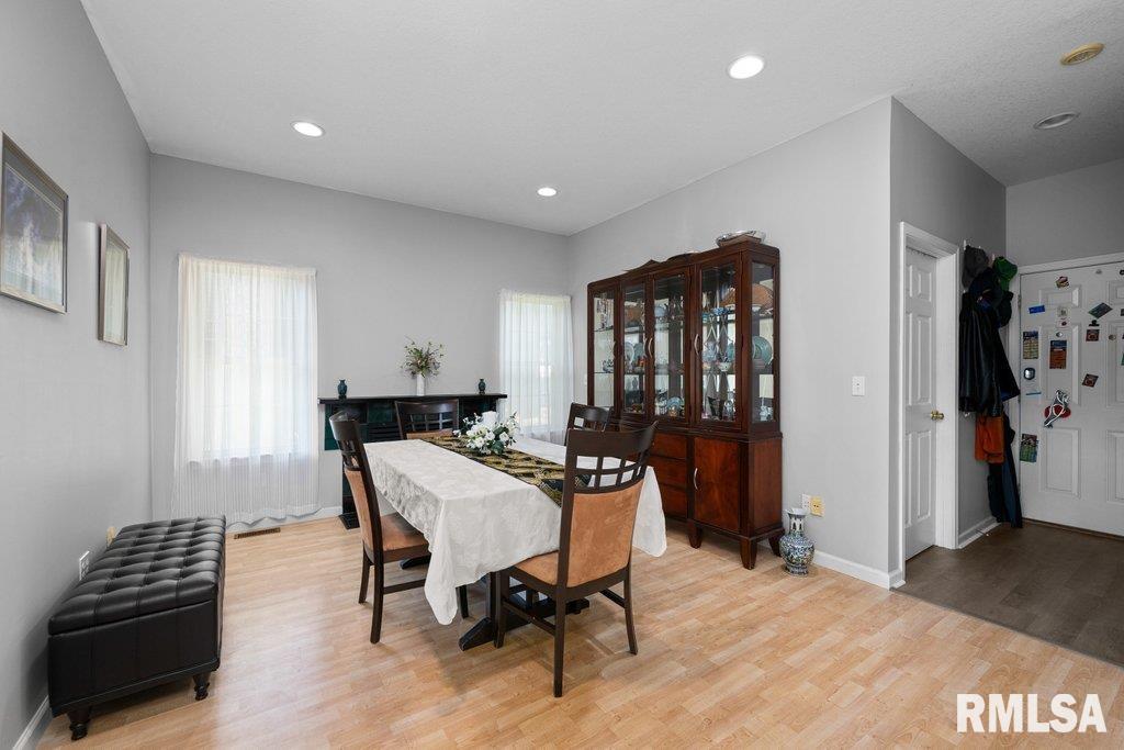 308 8th Avenue Hampton, IL 61256 - Photo 14 of 44