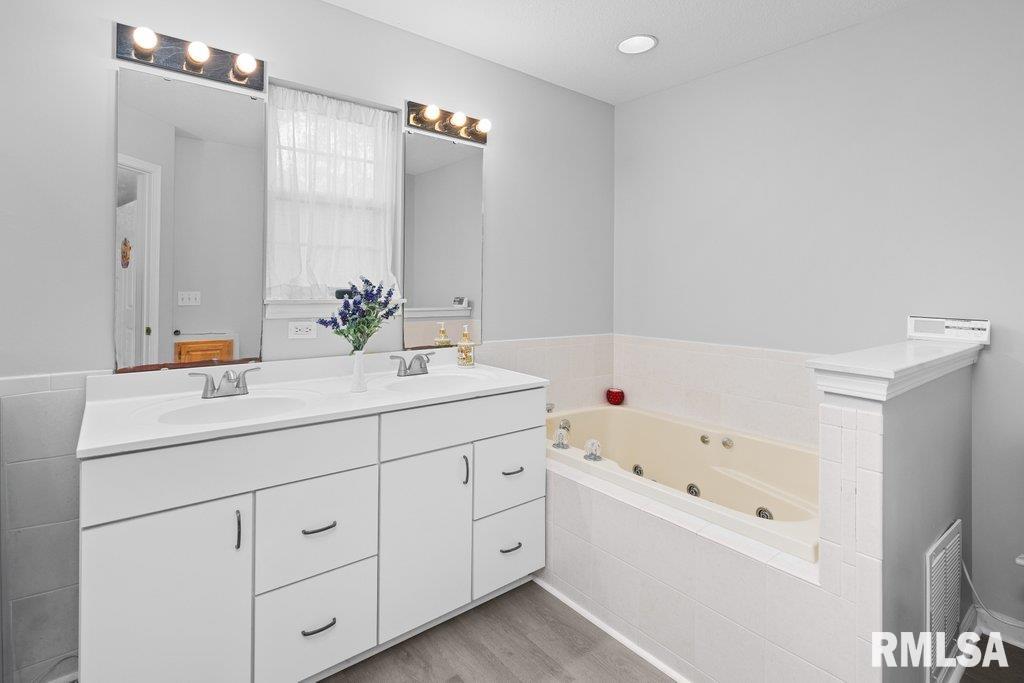 308 8th Avenue Hampton, IL 61256 - Photo 28 of 44