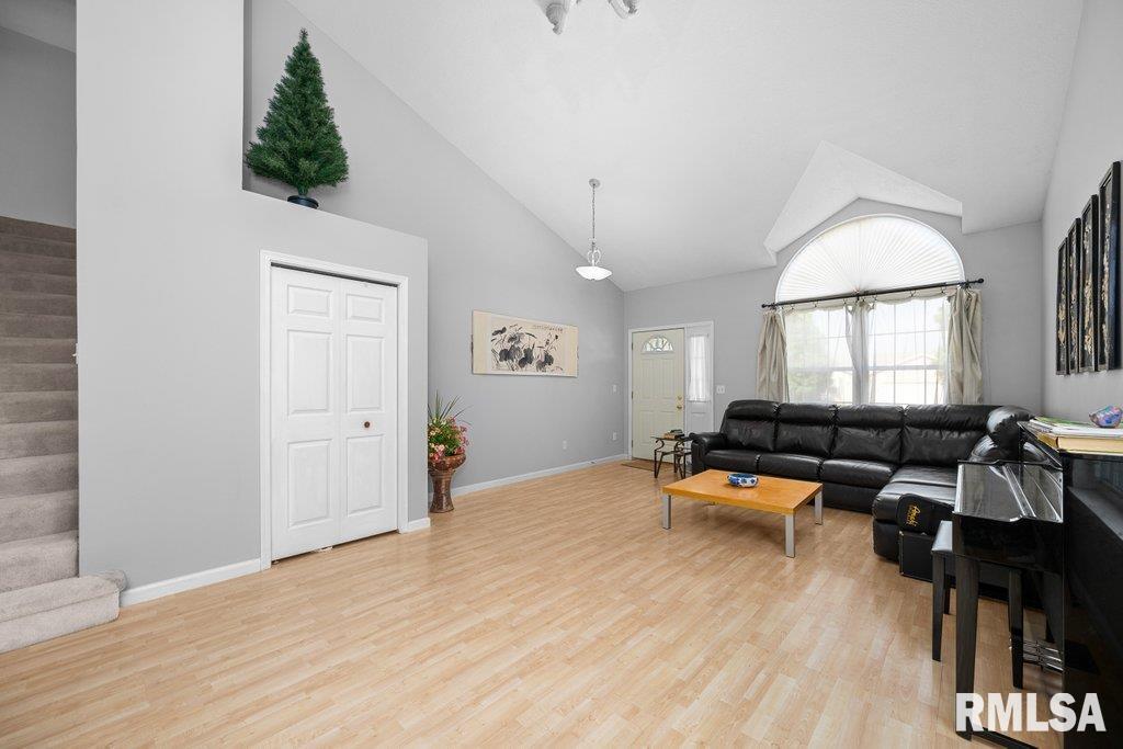 308 8th Avenue Hampton, IL 61256 - Photo 3 of 44