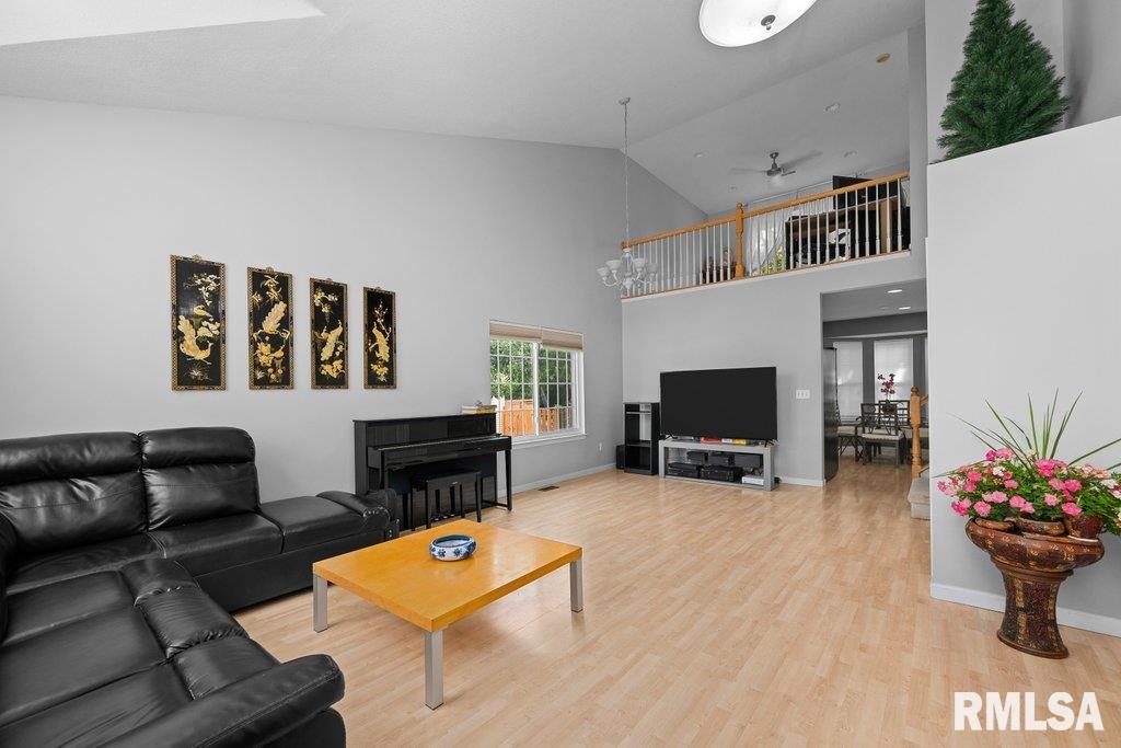 308 8th Avenue Hampton, IL 61256 - Photo 4 of 44