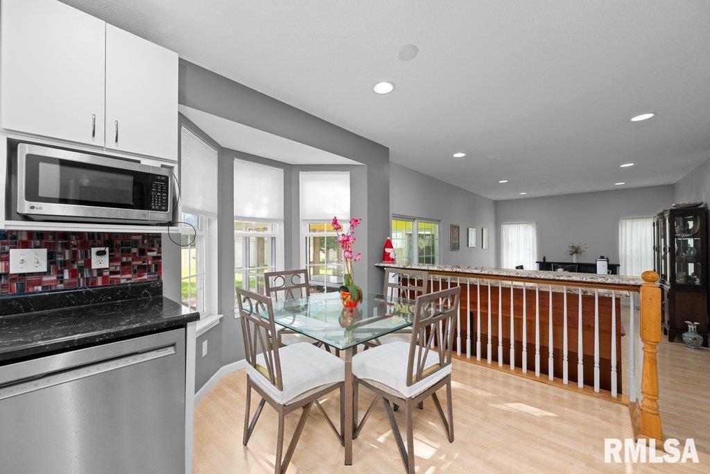 308 8th Avenue Hampton, IL 61256 - Photo 5 of 44