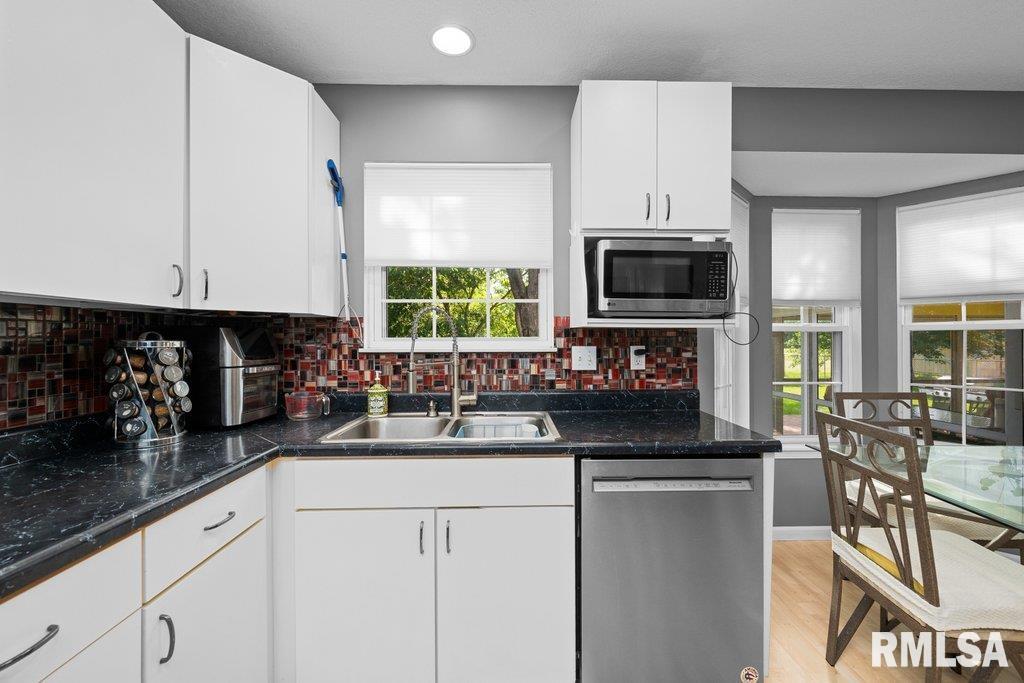 308 8th Avenue Hampton, IL 61256 - Photo 7 of 44