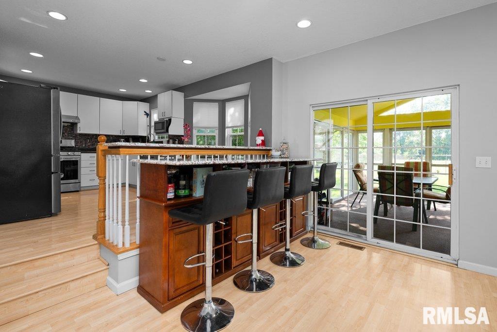 308 8th Avenue Hampton, IL 61256 - Photo 9 of 44