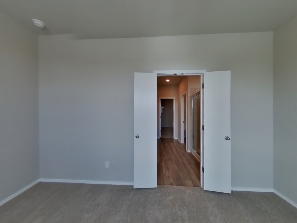 3600 Catlett Crk Road Georgetown, TX 78626 - Photo 5 of 28 an empty room with closet area