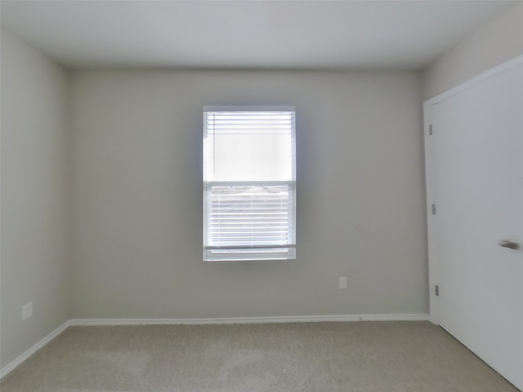 3600 Catlett Crk Road Georgetown, TX 78626 - Photo 9 of 28 an empty room with a window