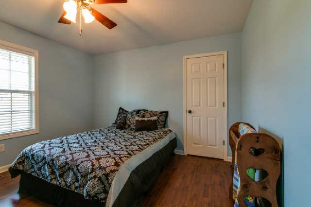 217 Red Top Road Indian Mound, TN 37079 - Photo 8 of 20 This bedroom measures an incredible 12x12. . How's that for a spare bedroom?